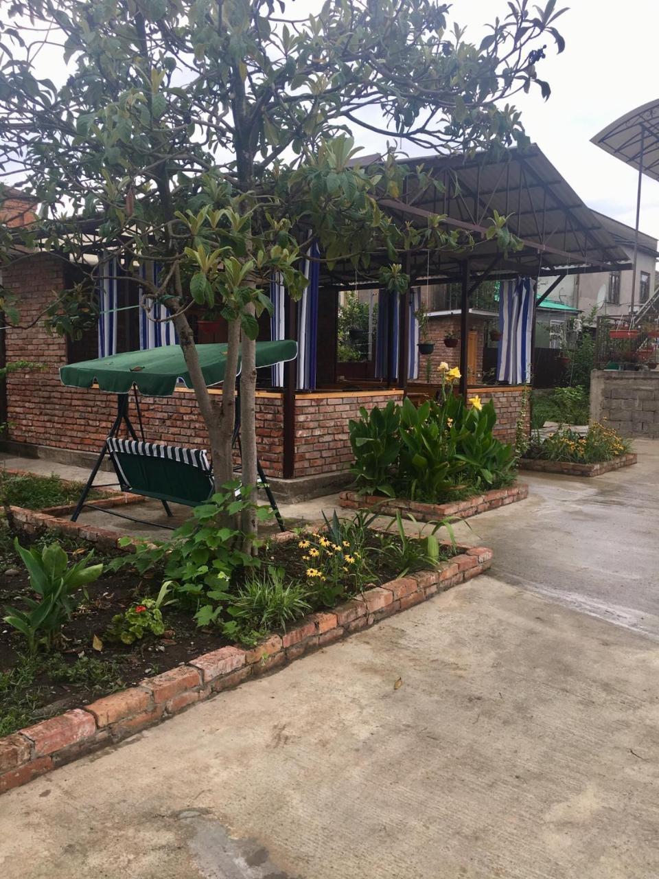 Guest House Nadia ซุคุม ภายนอก รูปภาพ